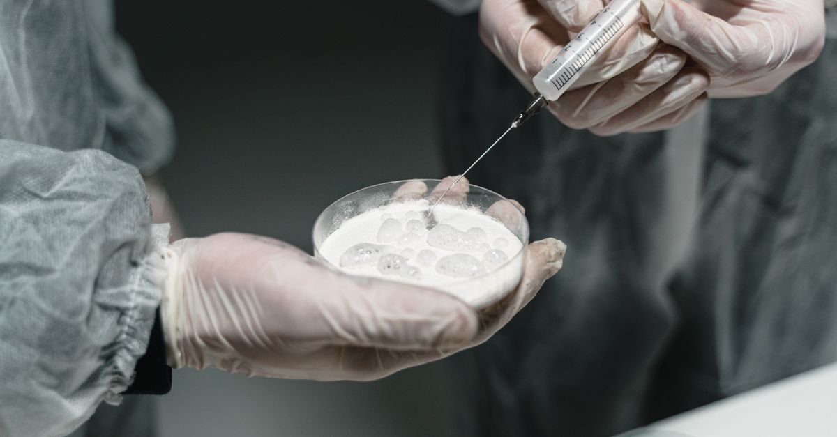 The Science Behind Peptides in Moisturising Products